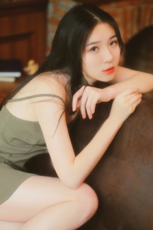 宝贝把奶露出来H